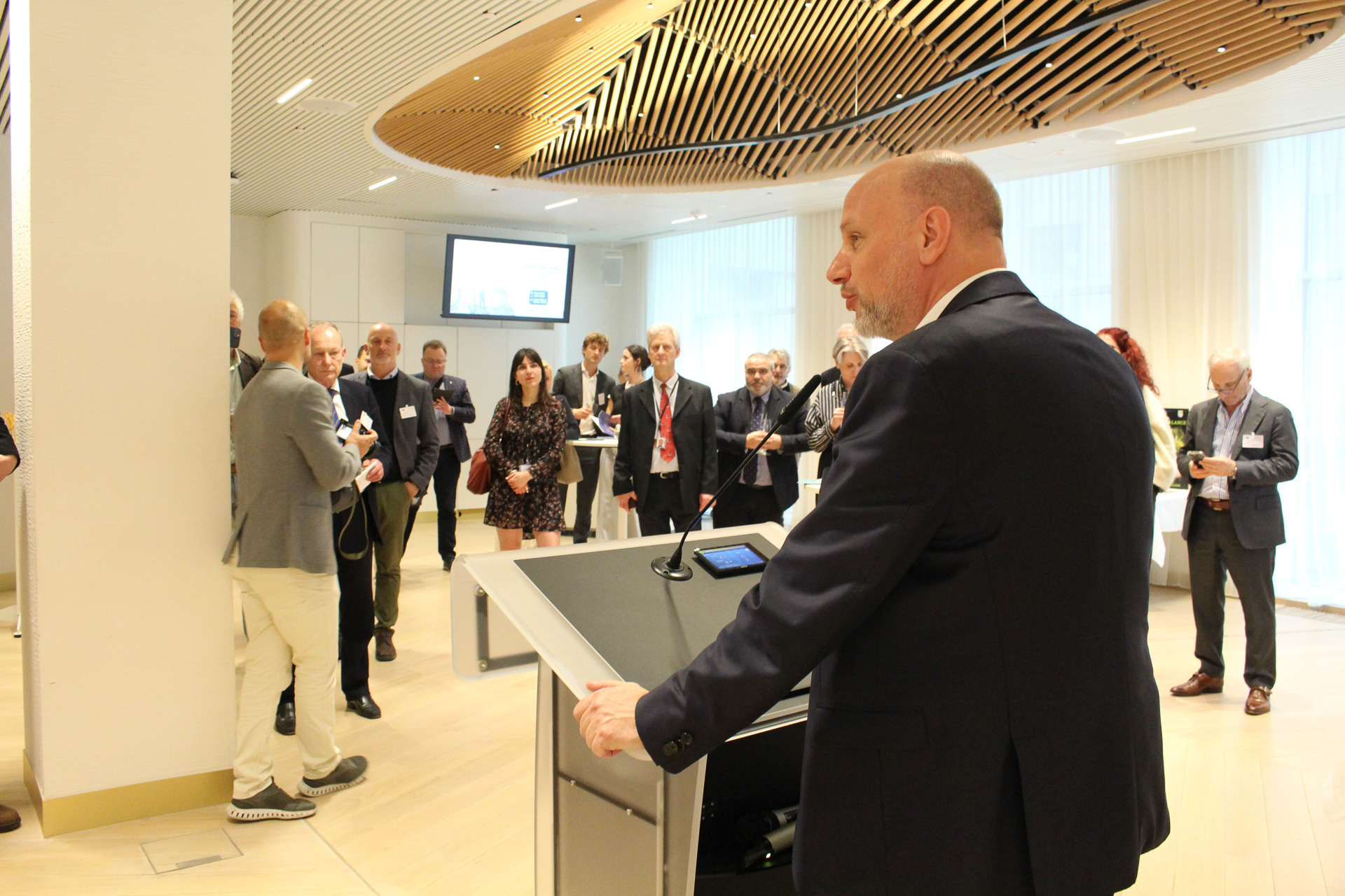 Niclas Herbst (EVP, Deutschland) bei der Begrüßung des RecFish Forums im Europäischen Parlament. Foto: EAA