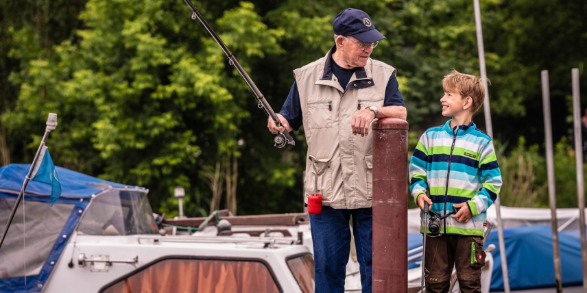 6,24 Millionen Deutsche gehen mindestens einmal im Jahr angeln. Dabei erfreut sich Angeln zunehmender Beliebtheit bei Jung und Alt.